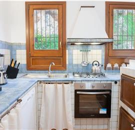 3 bedroom villa with pool and tennis court in Sicily, sleeps 6-8